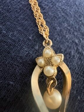 Gold filled vintage necklace with pearl dangle